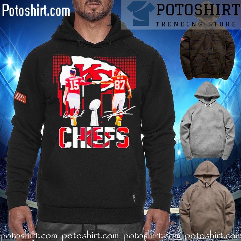 Funny patrick Mahomes and Travis Kelce Kansas City Chiefs signed T-Shirt hoodiess