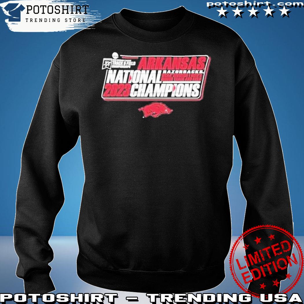 Official university Of Arkansas 2023 Men’s Indoor Track & Field National Champions Shirt sweatshirt
