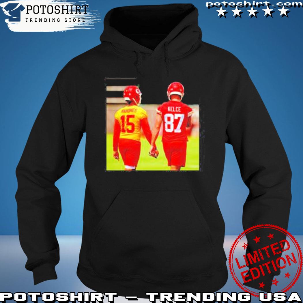 Patrick mahomes and travis kelce holding hand funny picture shirt, hoodie,  sweater, long sleeve and tank top