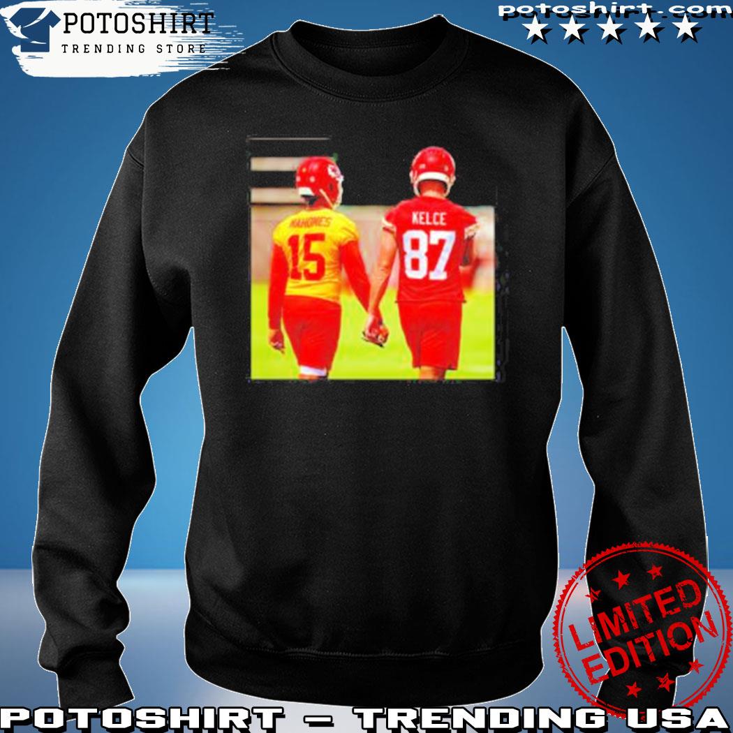 Patrick mahomes and travis kelce holding hand funny picture shirt, hoodie,  sweater, long sleeve and tank top