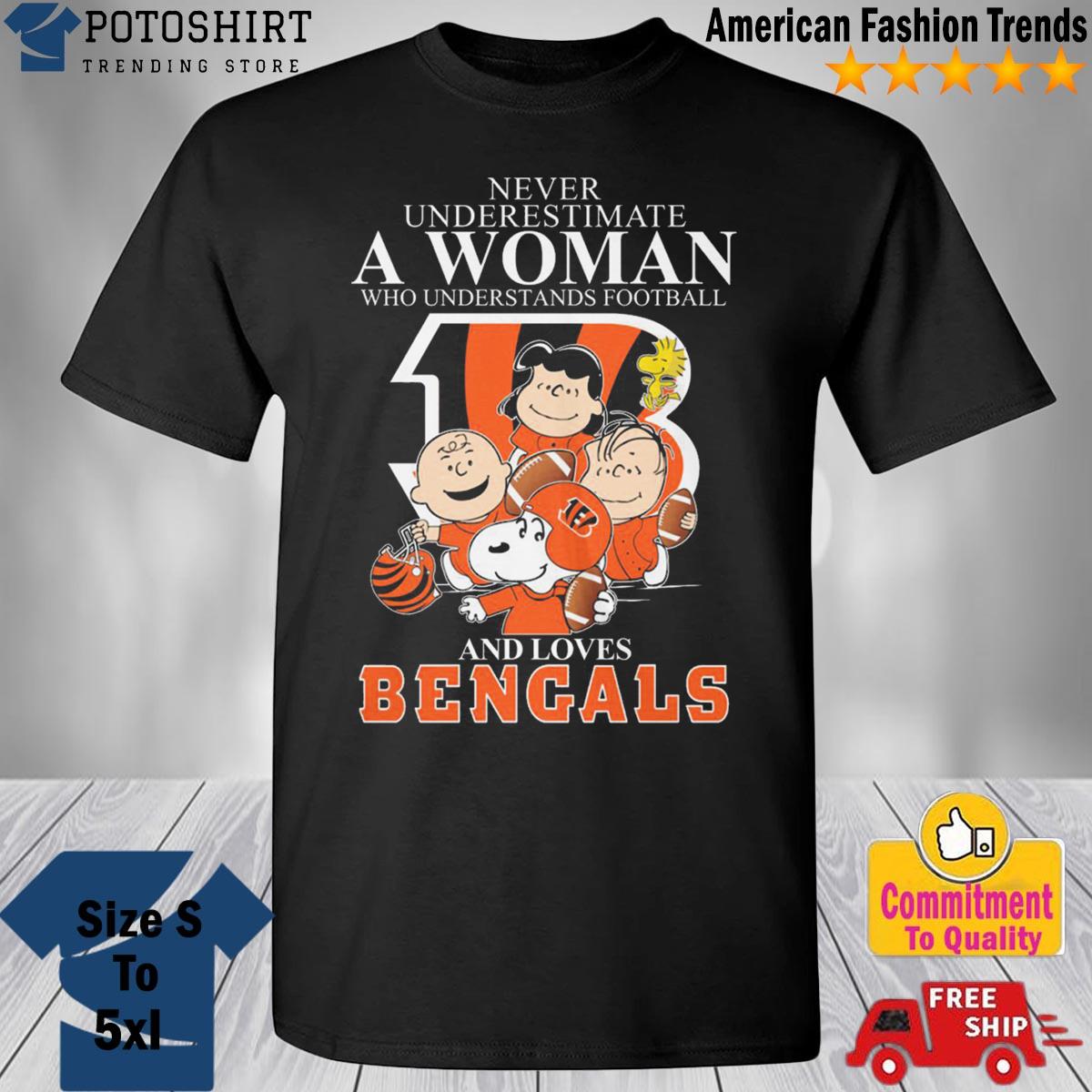 Never underestimate a woman who understands Football and loves cincinnatI  bengals mix Snoopy Peanuts T-shirt, hoodie, sweater, long sleeve and tank  top